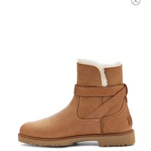Ugg’s brown boots